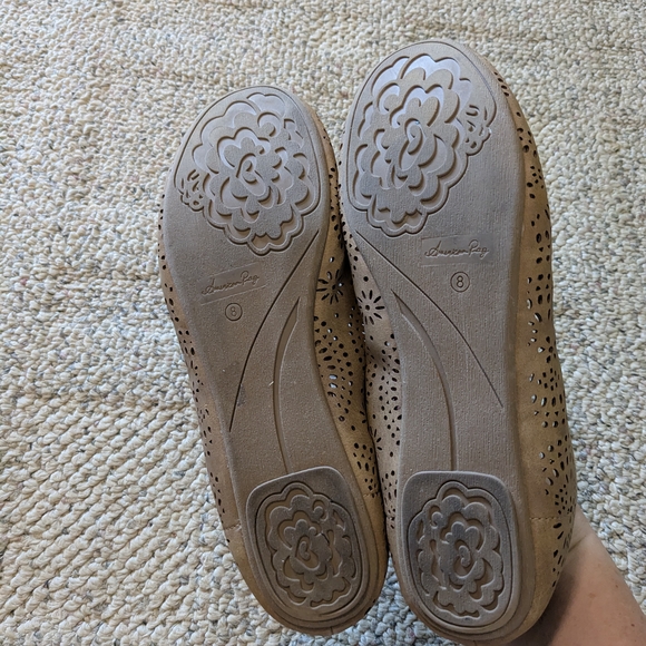 Tan Flats - Picture 3 of 3